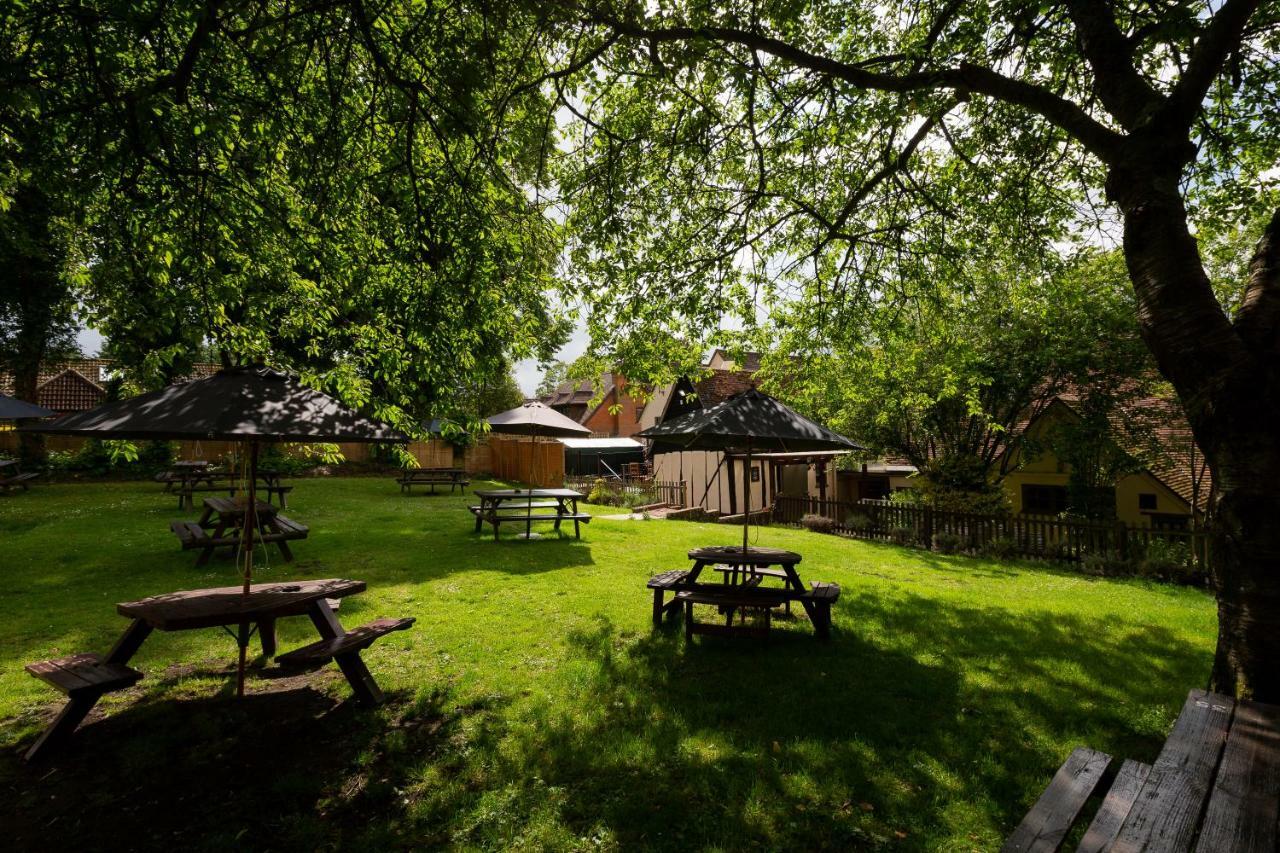 The Poacher Inn Hook  Exterior photo